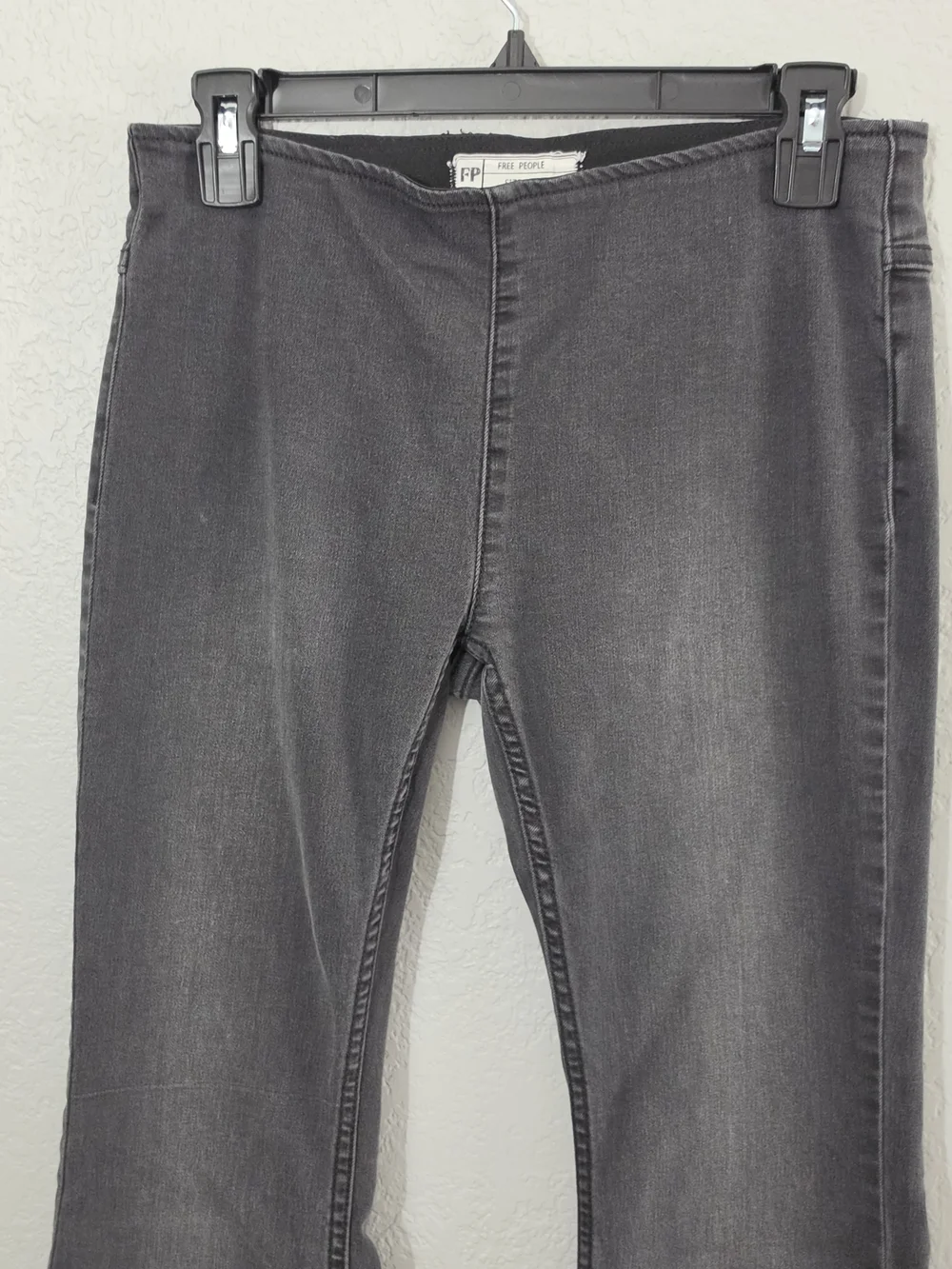 Free People Gummy Pull On Flare Leg Jeans Washed Black Low Rise Womens 26 S
